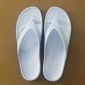 Women's Lavender purple Flip Flops size 8 beach spa new